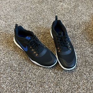 Mens Nike shoes like new